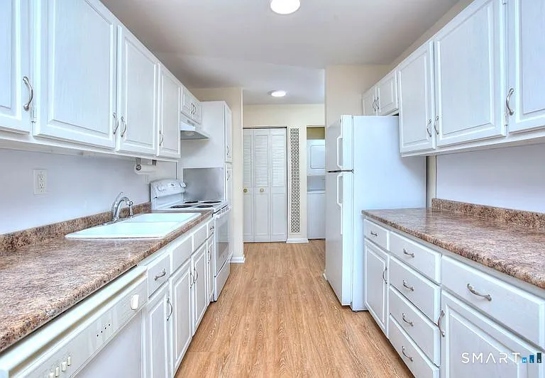 49 Southport Woods Dr #49 — Photo 3