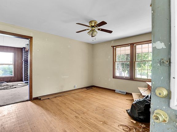 5th image of 1274 Lowes Ln