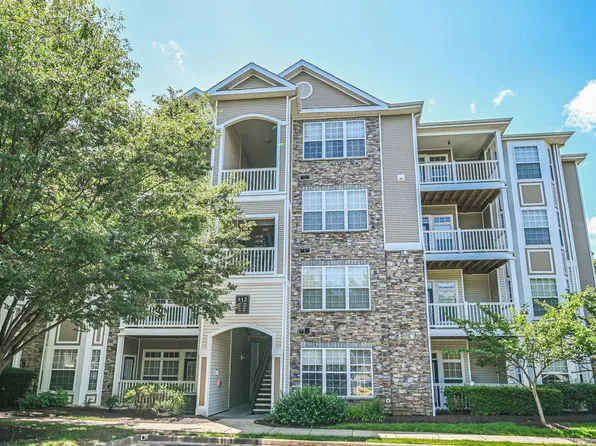 512 Sunset View Ter SE Unit 302, Leesburg, VA 20175