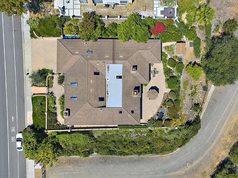 7118 El Fuerte St — Photo 41