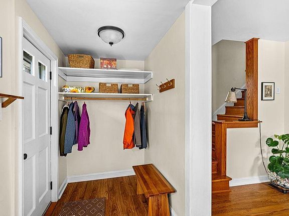 5th image of 305 W Faribault St
