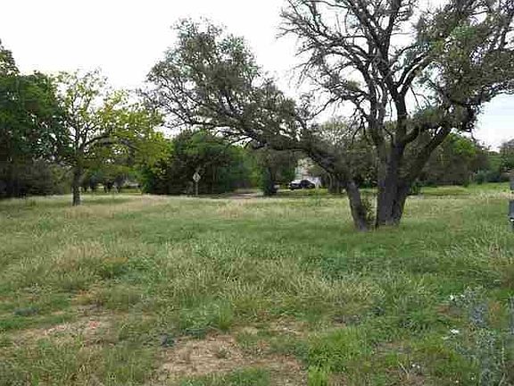 3rd image of 1404 N Us Highway 281