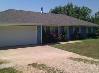 2495 Woodside Ln, Manhattan, KS 66503