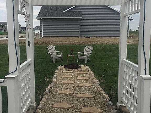 Cobble accents W/Fire pit