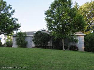 304 S Abington Rd, Clarks Green, PA 18411