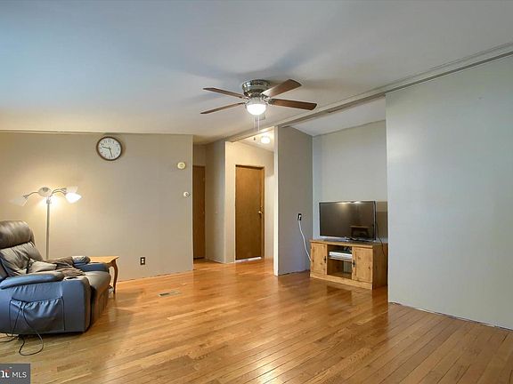5th image of 800 Green Spring Rd