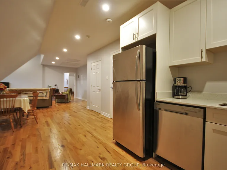 768 Usborne St #7 — Photo 8