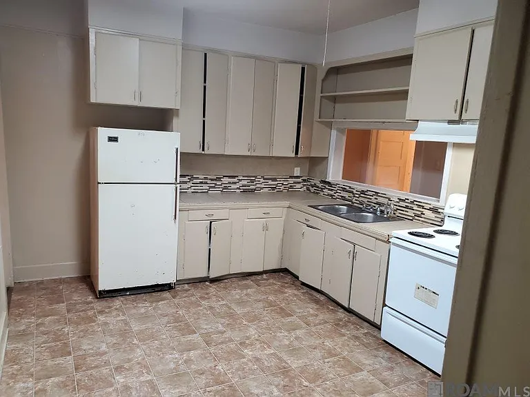 2933 Dayton St — Photo 6