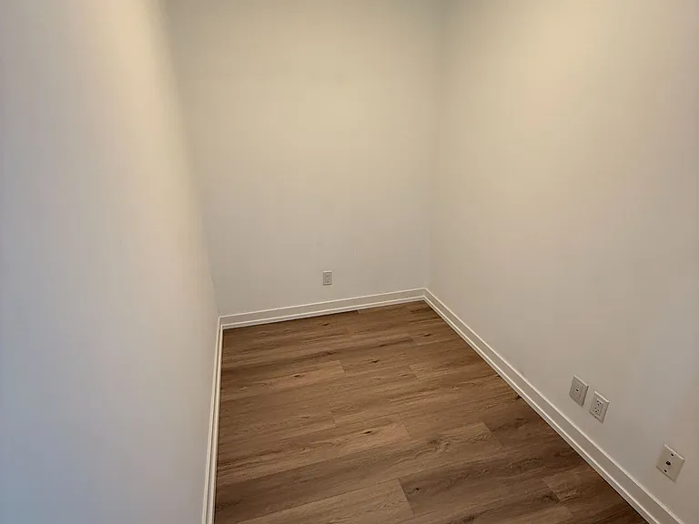 15 Grenville St #2511 — Photo 13