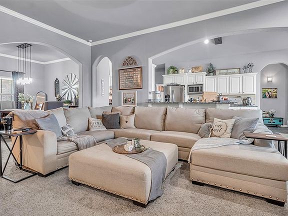 3rd image of 20731 Fall Creek Dr