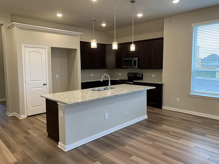 1765 Spence St — Photo 12