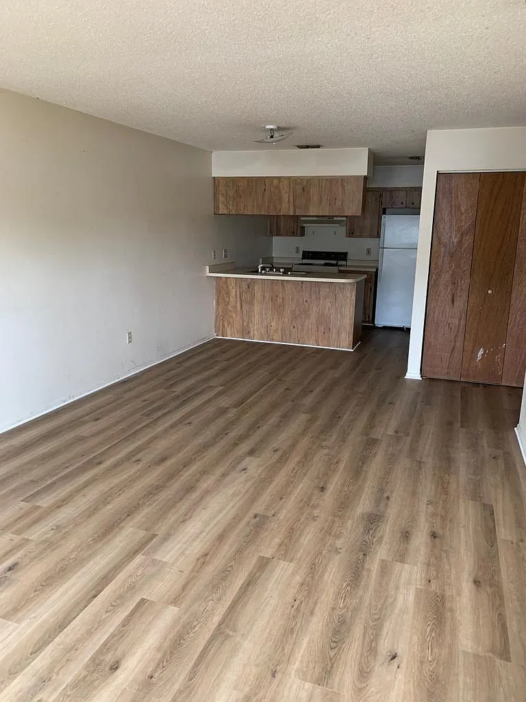 2 bed, 855 sqft, $1,100 — Photo 1