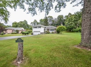 134 Clearview Dr, Pittsford, NY 14534