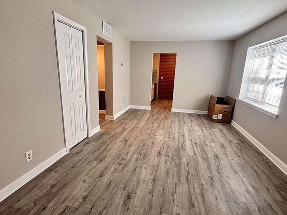 3rd image of 430 Lindbergh Dr NE APT L5