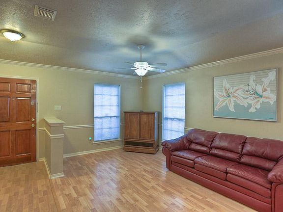 4th image of 1116 Woodchase Dr