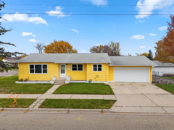 1920 W Central Ave, Minot, ND 58701