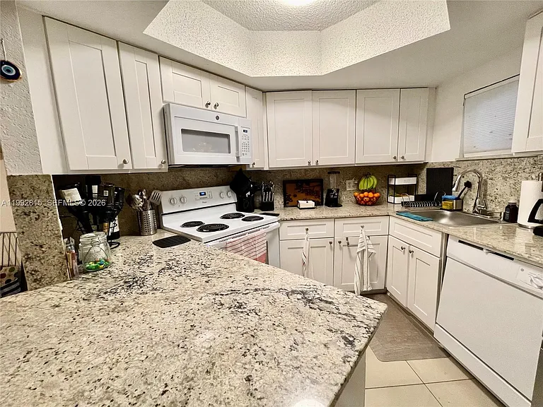 8255 Lake Dr #102 — Photo 7