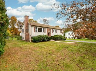 32 Colonial Dr, Waterford, CT 06385
