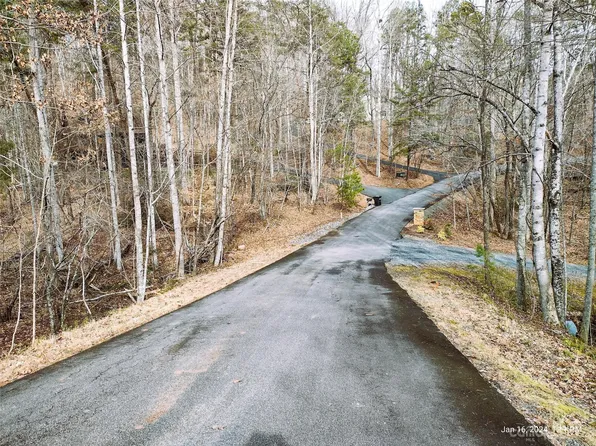 97 Melrose Ct, Lake Lure, NC 28746
