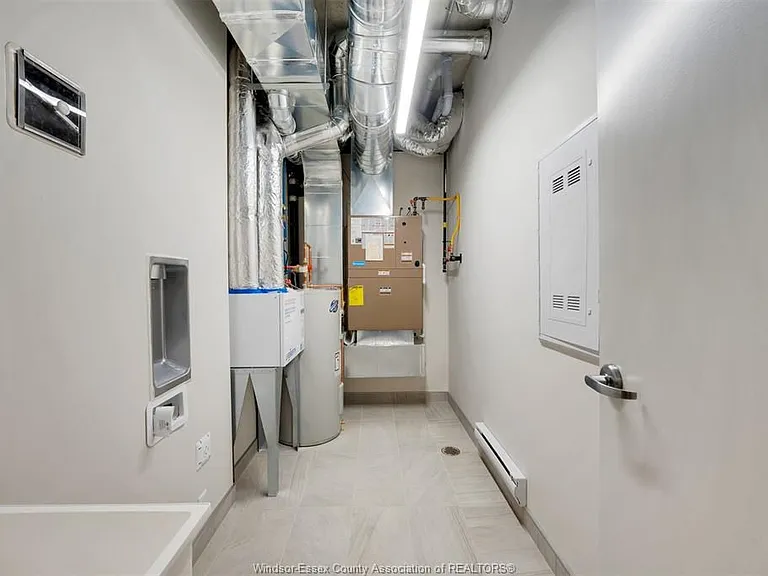 6550 Wyandotte St E #201 — Photo 18