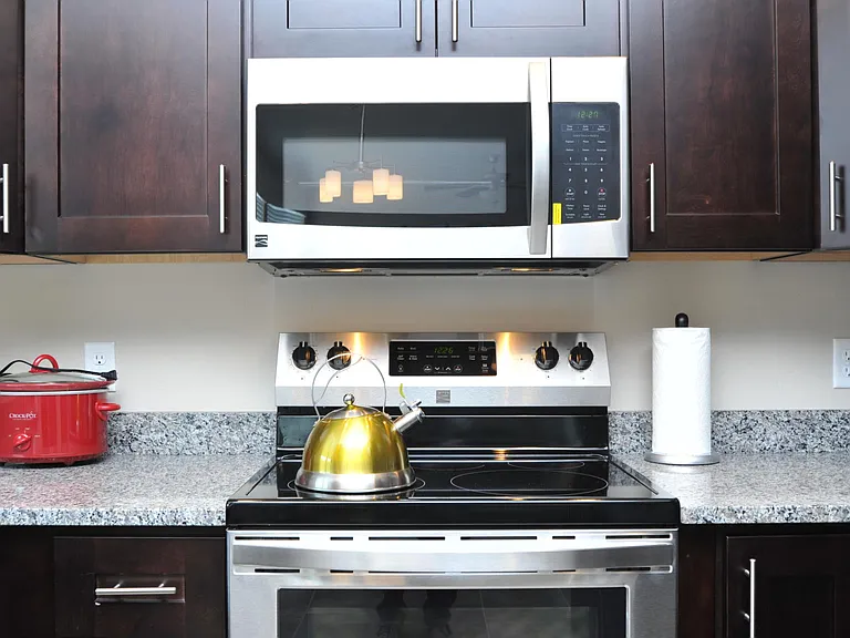 1218 E Blacklidge Dr — Photo 40