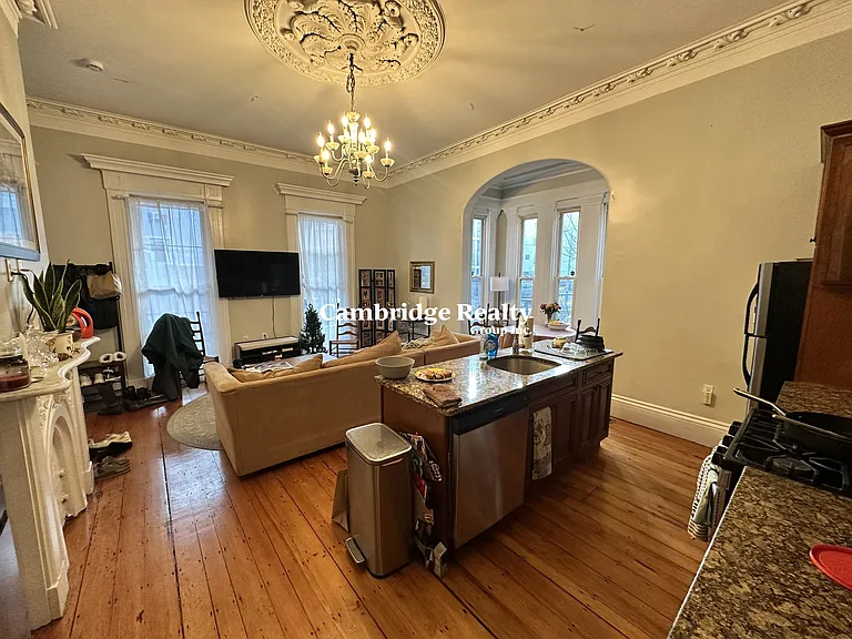 135 Hillside St #1T — Photo 7