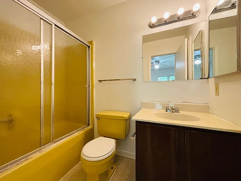323 Shenandoah Cir — Photo 8
