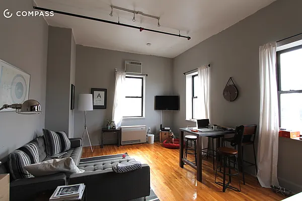 Rented by Compass | media 20