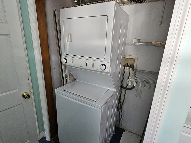 13 Otis St — Photo 15