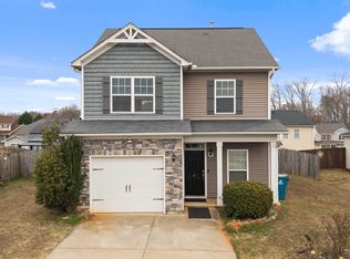 11 Heatherfield Dr, Simpsonville, SC 29680