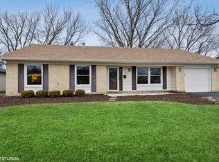 850 Surryse Rd, Lake Zurich, IL 60047