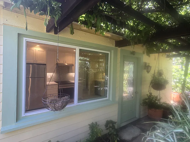 2270 Shibley Ave — Photo 2