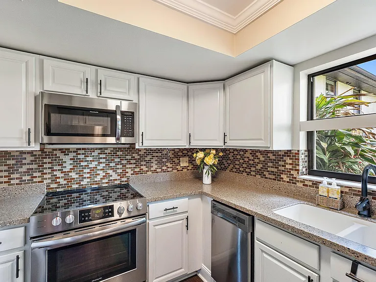 671 SW South River Dr #105 — Photo 15