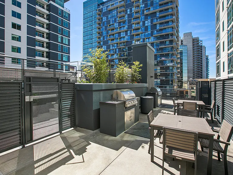 425 W Beech St #526 — Photo 27