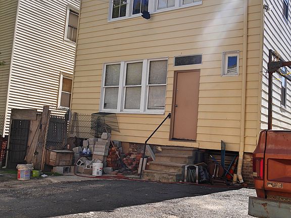 3rd image of 639-641 S 19th St
