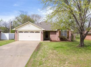 1002 Thompson Hts, Alma, AR 72921