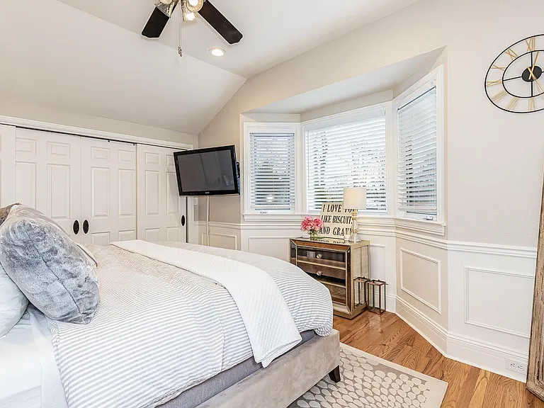 3020 S Bellaire St — Photo 16