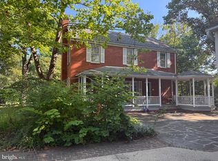 734 21st St S, Arlington, VA 22202