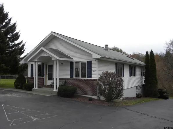 122 Pruyn Hill Rd, Mechanicville, NY 12118