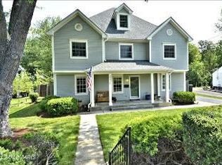 2231 Beacon Ln, Falls Church, VA 22043