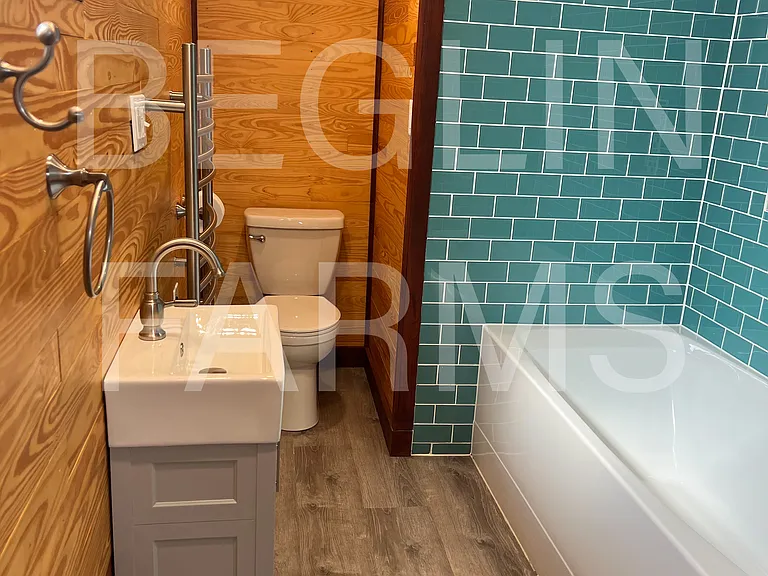 222 SW Logan St — Photo 10