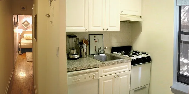 Sold by Maison International | media 3