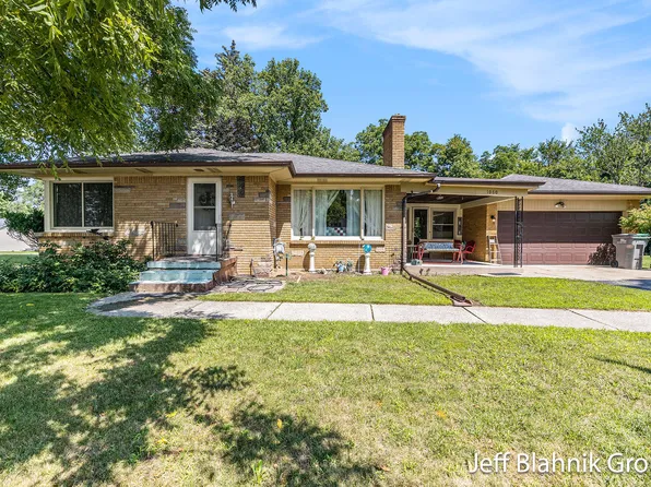 1060 Kinney Ave NW, Grand Rapids, MI 49534