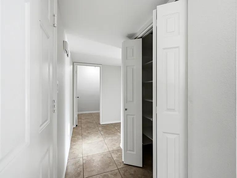 6232 W Sierra St — Photo 17
