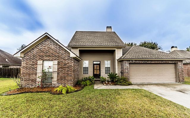 1st image of 307 Magnolia Knee Dr