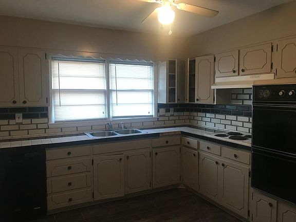 3rd image of 9722 Marsh Ave