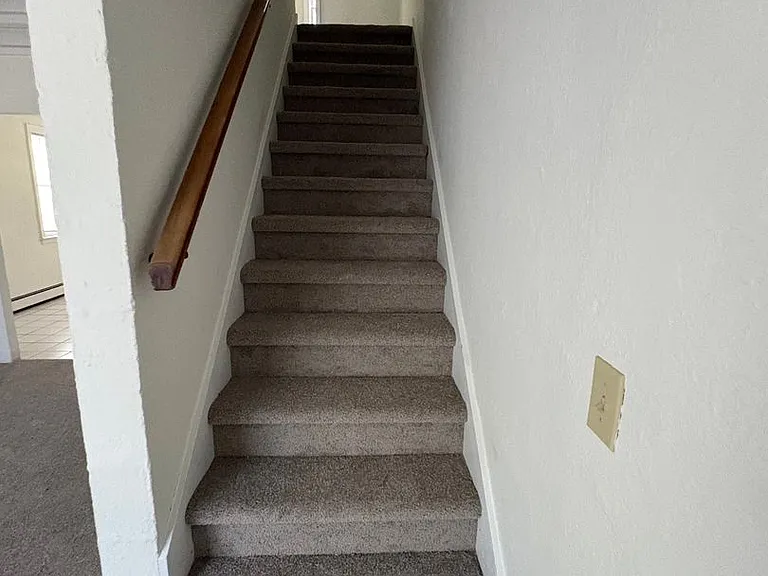 547 W Main St — Photo 41