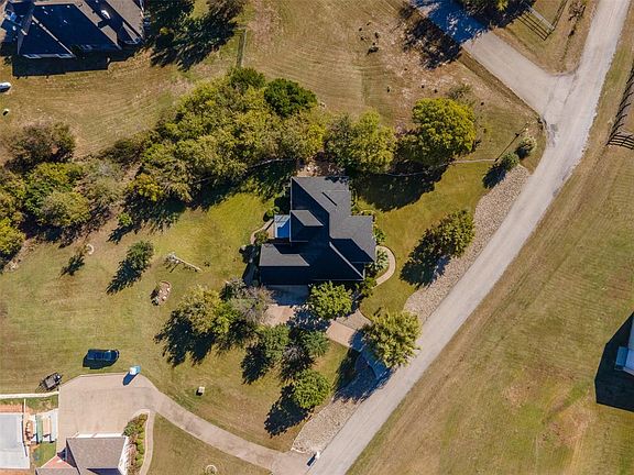 5th image of 153 Park Place Cir