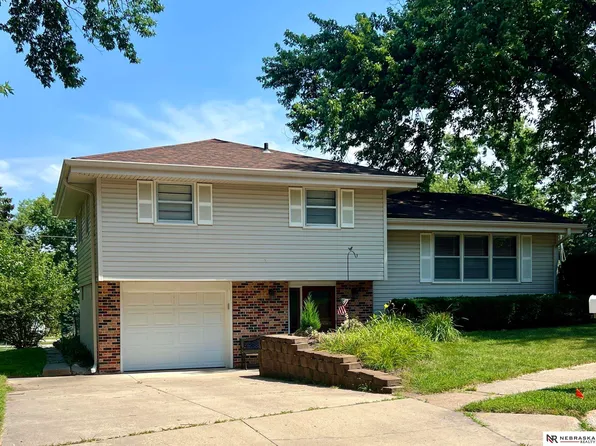 5517 N 93rd Avenue Cir, Omaha, NE 68134