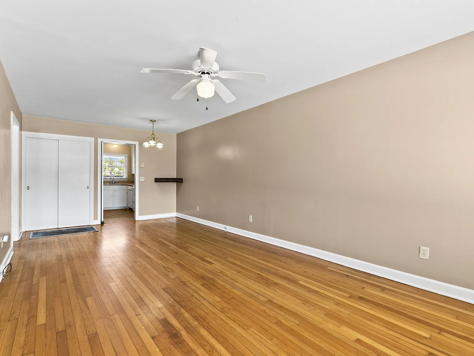 503 E Glenn Ave — Photo 2